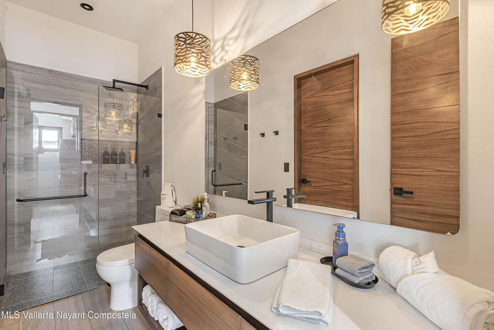 20251030214049252191000000 o