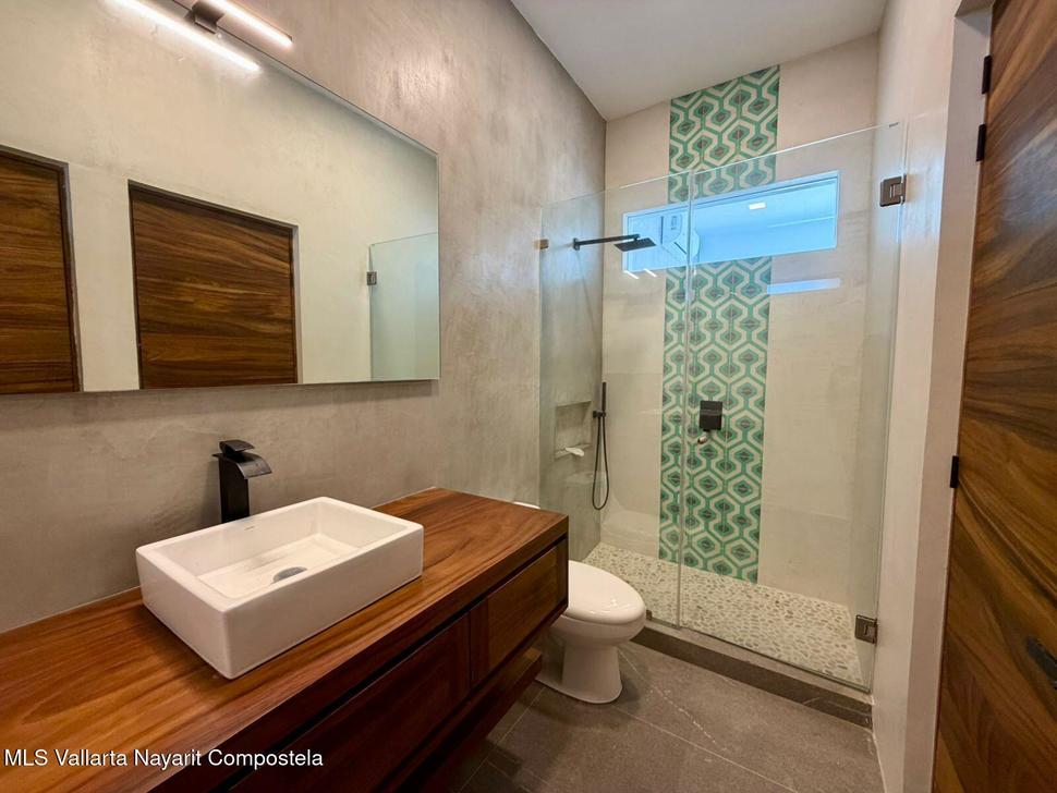 20251218171146159468000000 o