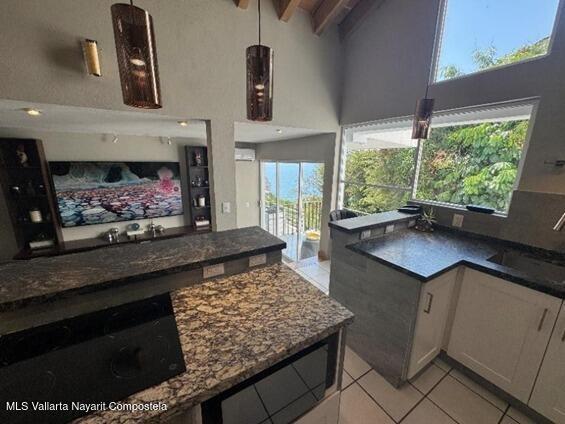 20251208232200870704000000 o