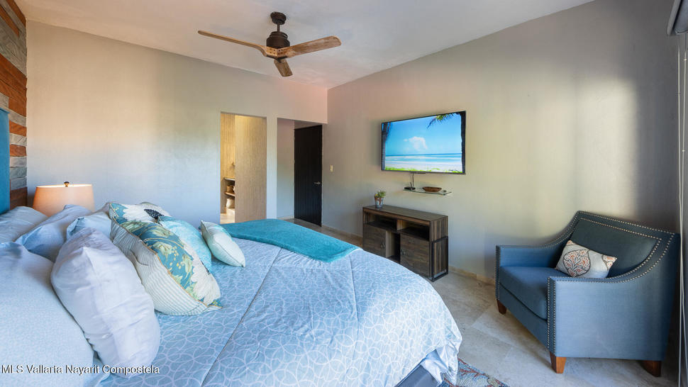 20260106223647372585000000 o