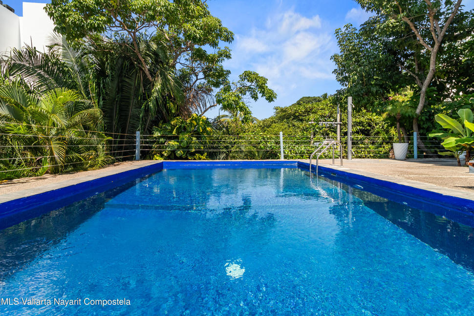 20251006181023226518000000 o