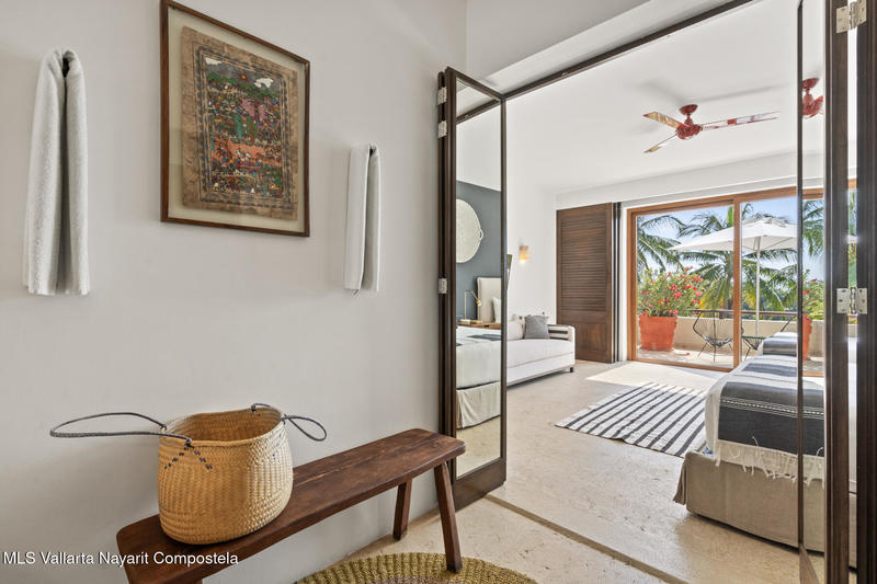 20251122004412860296000000 o