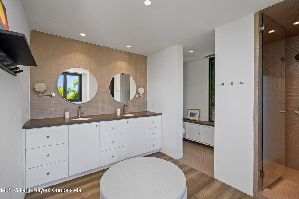 20250920020940748943000000 o