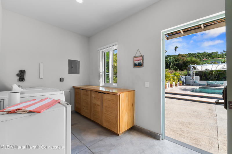 20251212060215426595000000 o