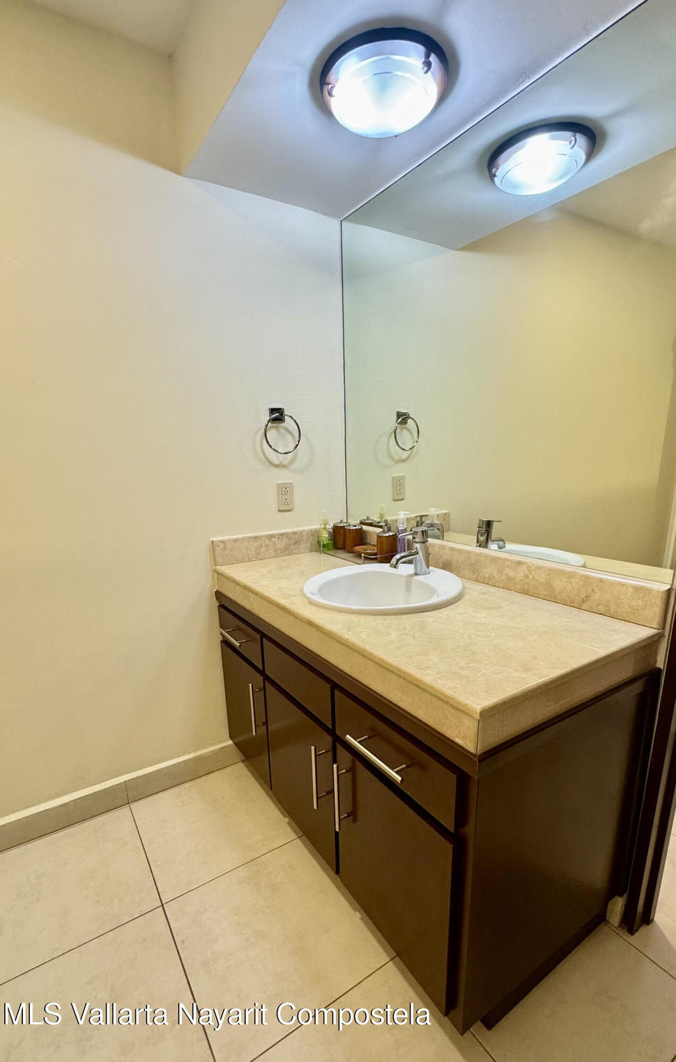 20251005181739360075000000 o