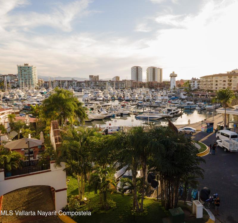 Marina Breeze 405