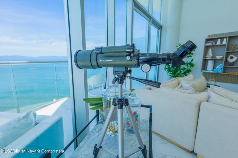 20251022224926566667000000 o