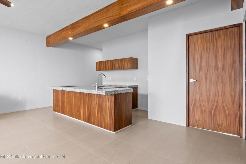 20251217202553112133000000 o