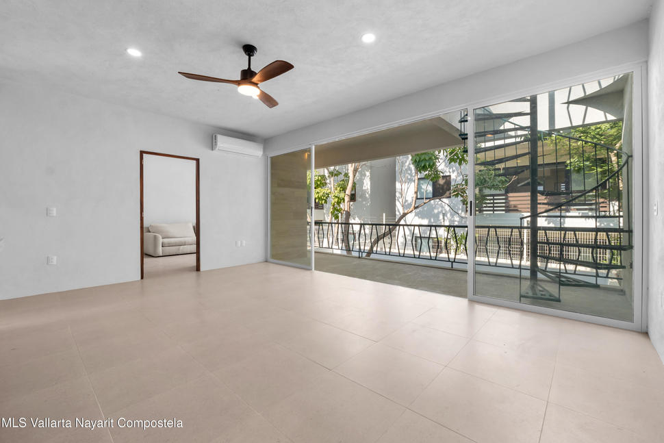 20251217204918324827000000 o