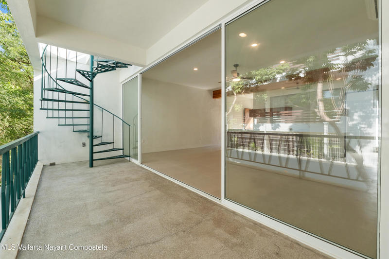 20251217204950483261000000 o