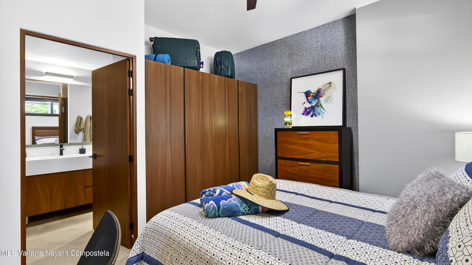 20251213164456034941000000 o