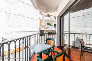 20251004175654698087000000 o