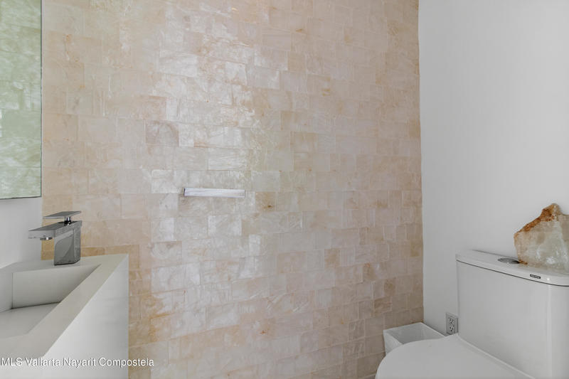 20251027060445584397000000 o