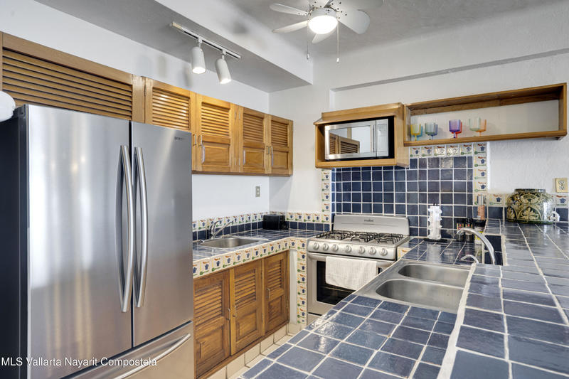 20251016215957021348000000 o