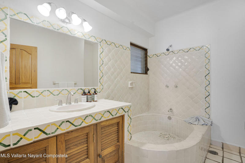 20251016220014251651000000 o