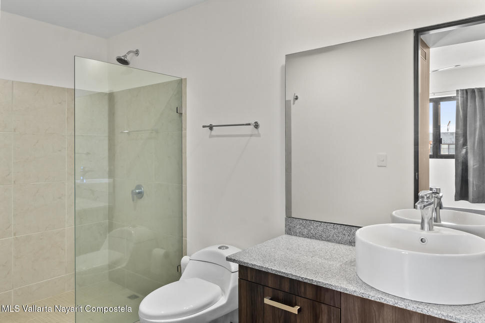 20251029213541644720000000 o