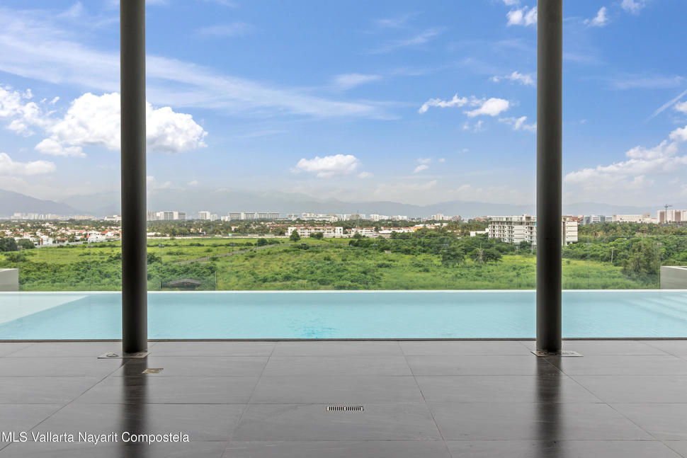 20251105210736455969000000 o