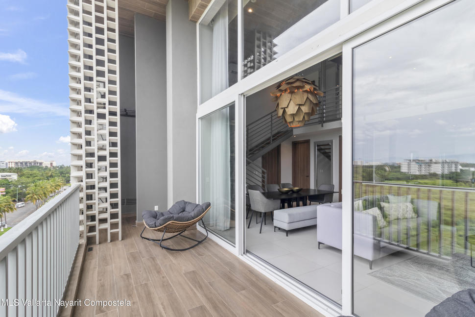 20251105212033346564000000 o