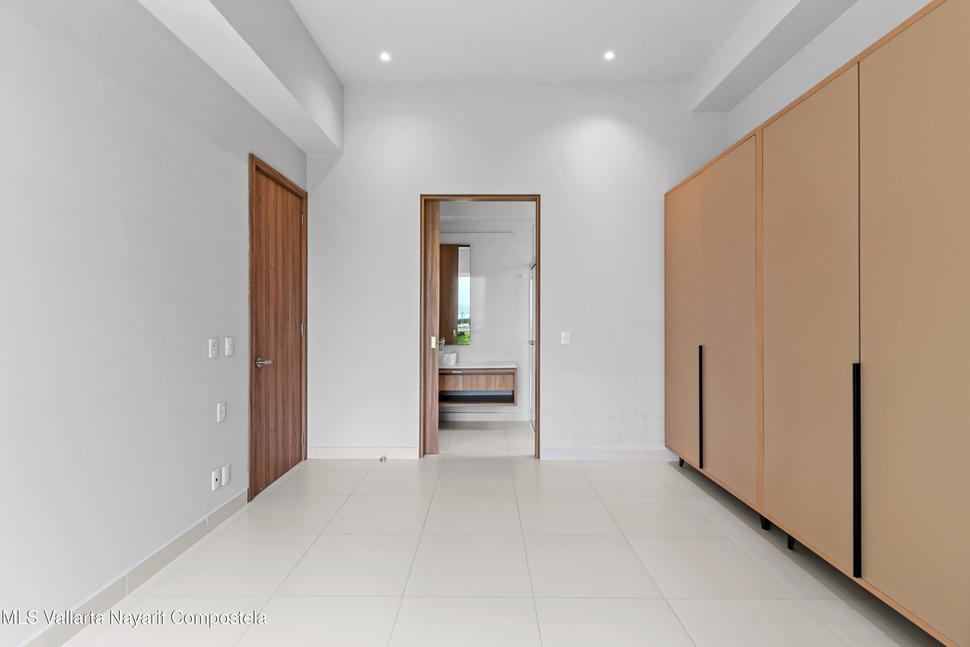 20251105203146796637000000 o