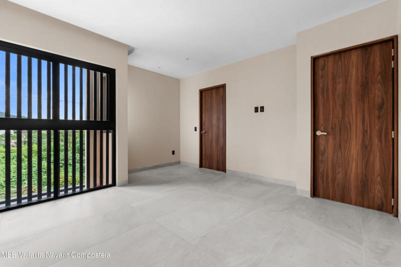 20250918183621558889000000 o