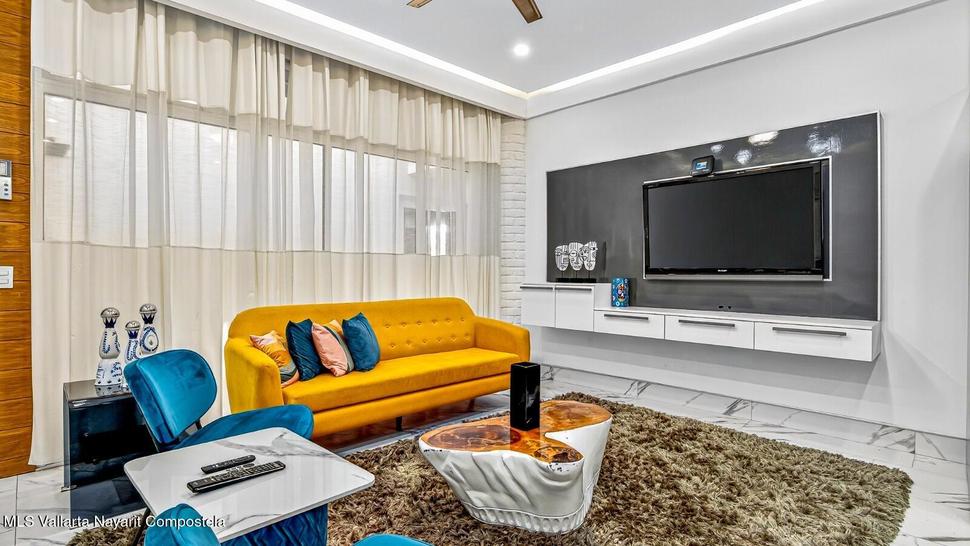 20251122012213395461000000 o