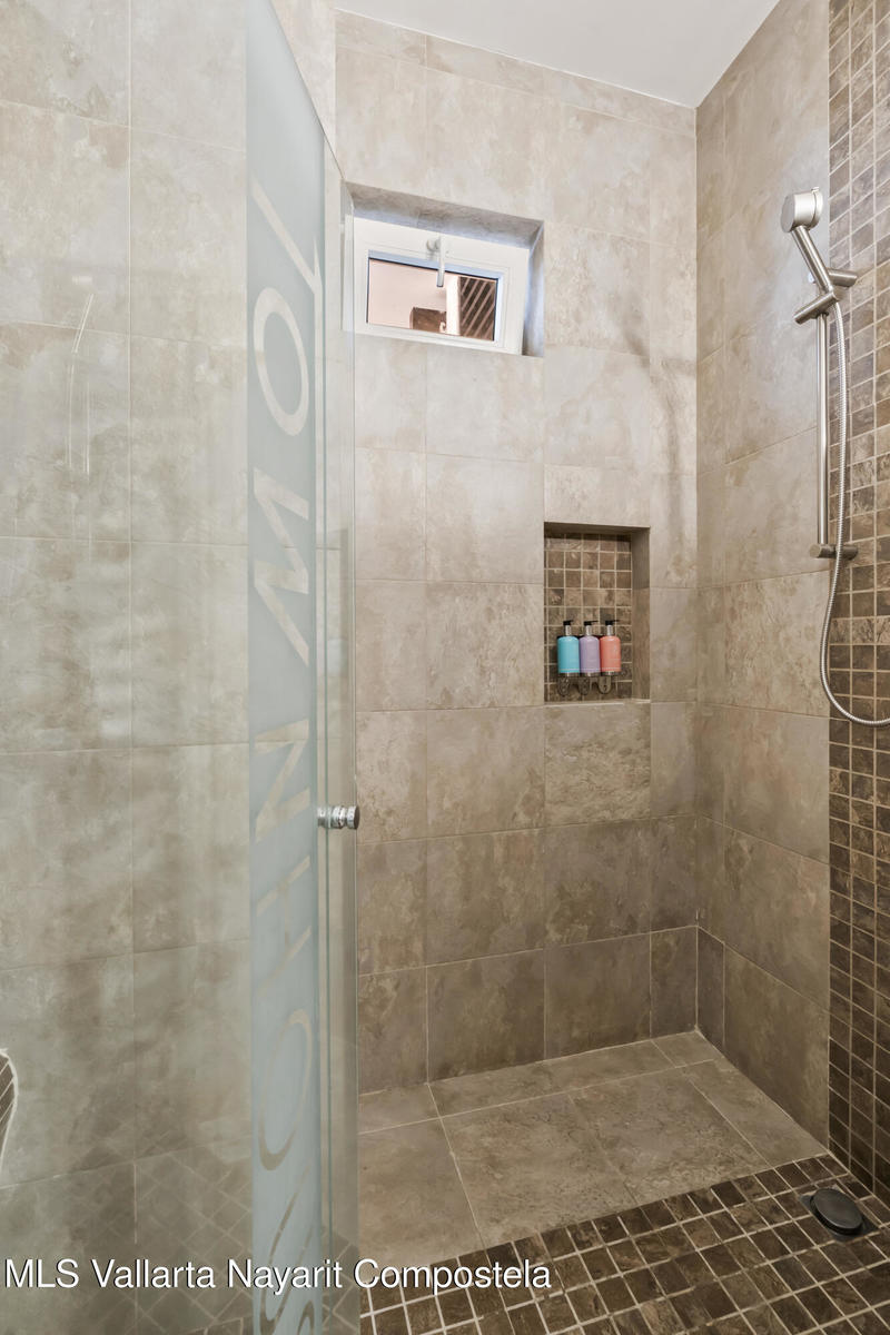 20251211145603099067000000 o