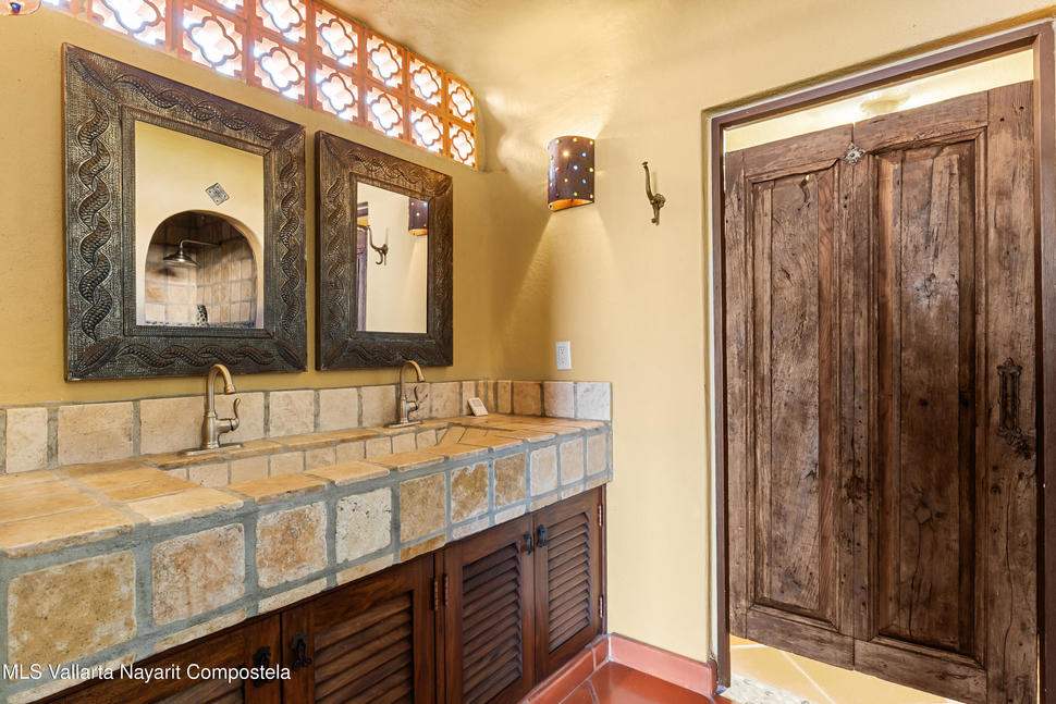 20251119225425725056000000 o