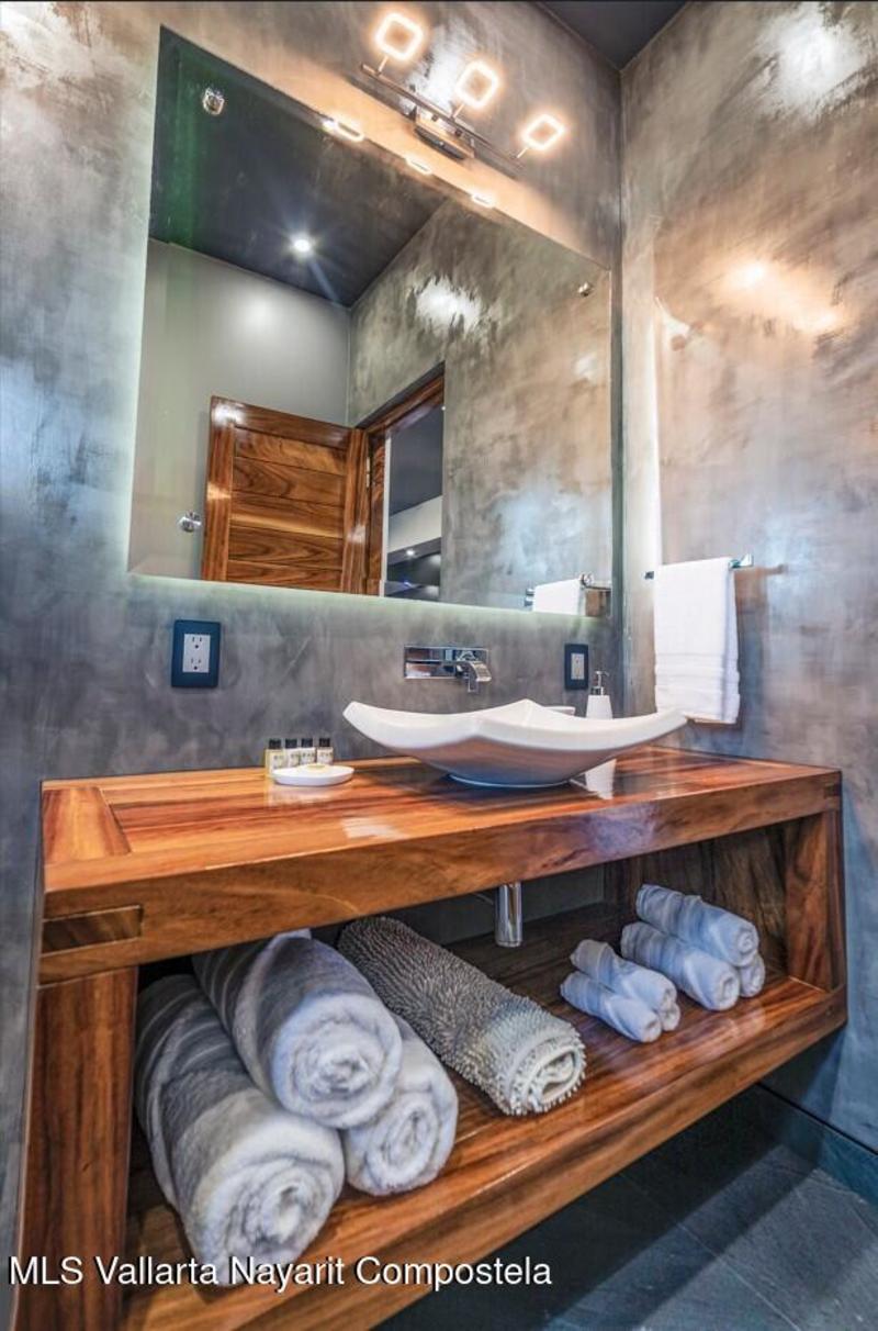 20251029204707711483000000 o