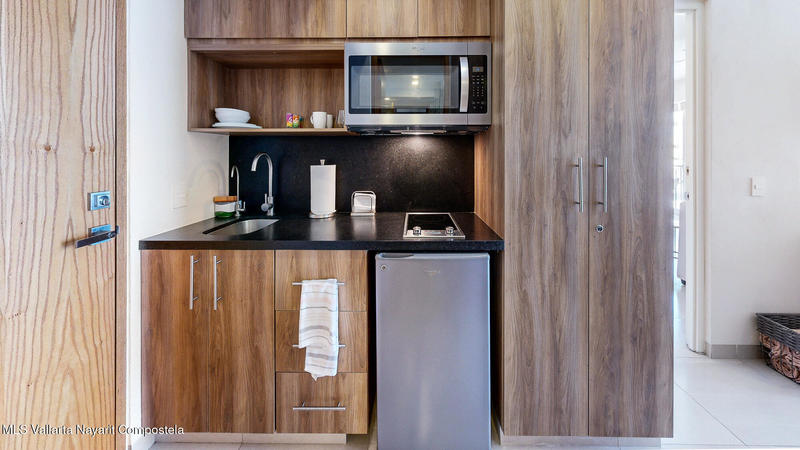 20251010213645602449000000 o