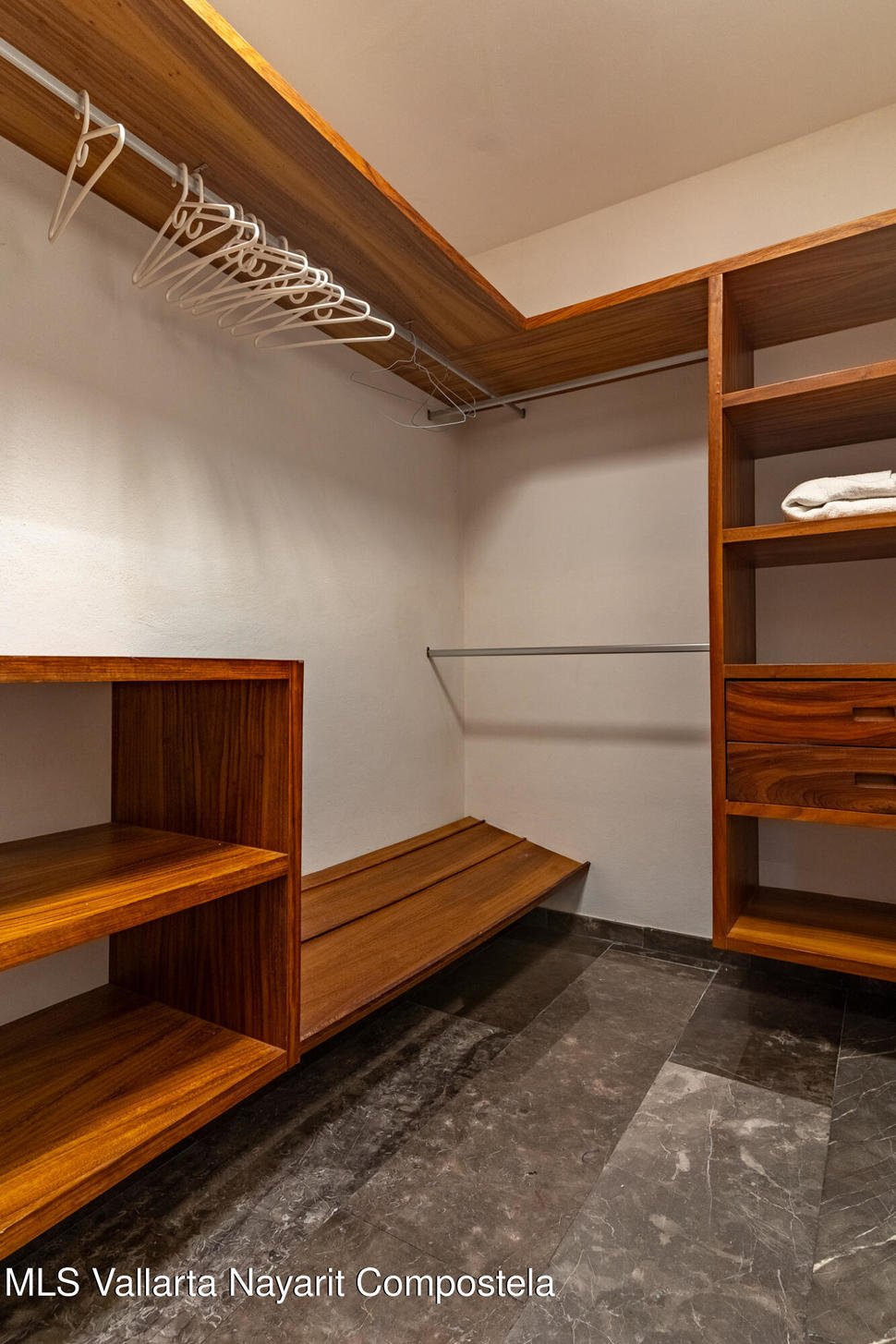 20251105212316165480000000 o