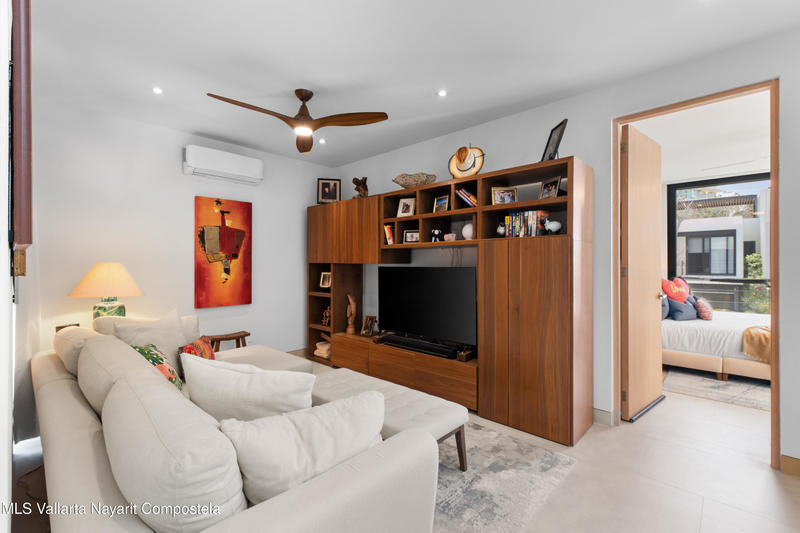 20250827214243906090000000 o