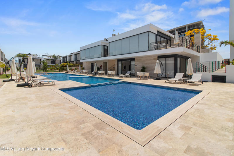 20250827214349004443000000 o