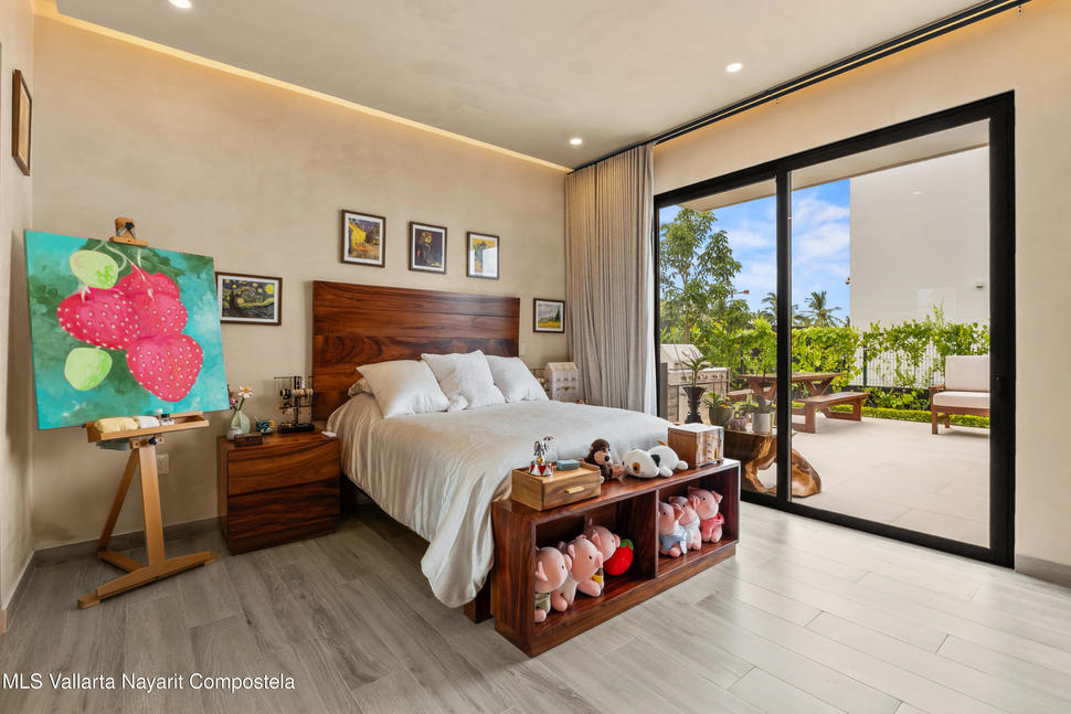 20251002143210872908000000 o