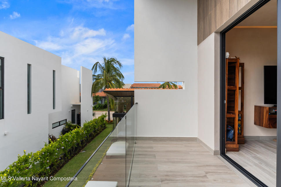 20251002143301049091000000 o