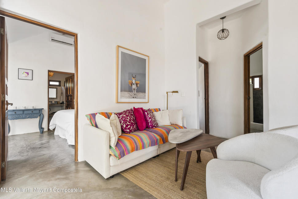 20251110205106910110000000 o